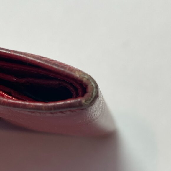 GUCCI Vintage Red Patent Leather Compact Wallet w/ Horseshoe Clasp - Preowned - Picture 11 of 14
